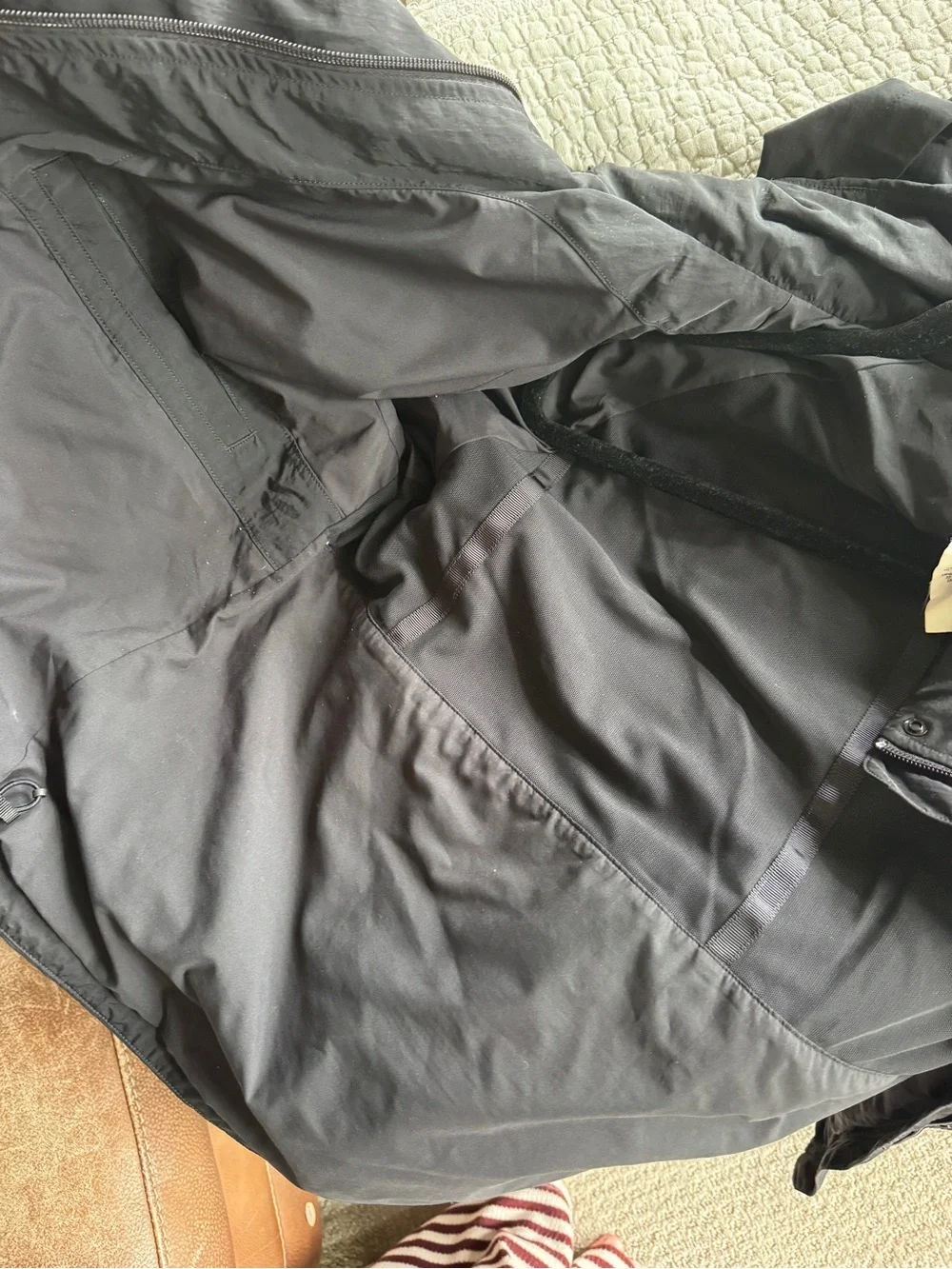 Lululemon Rain Jacket - Picture 5 of 5